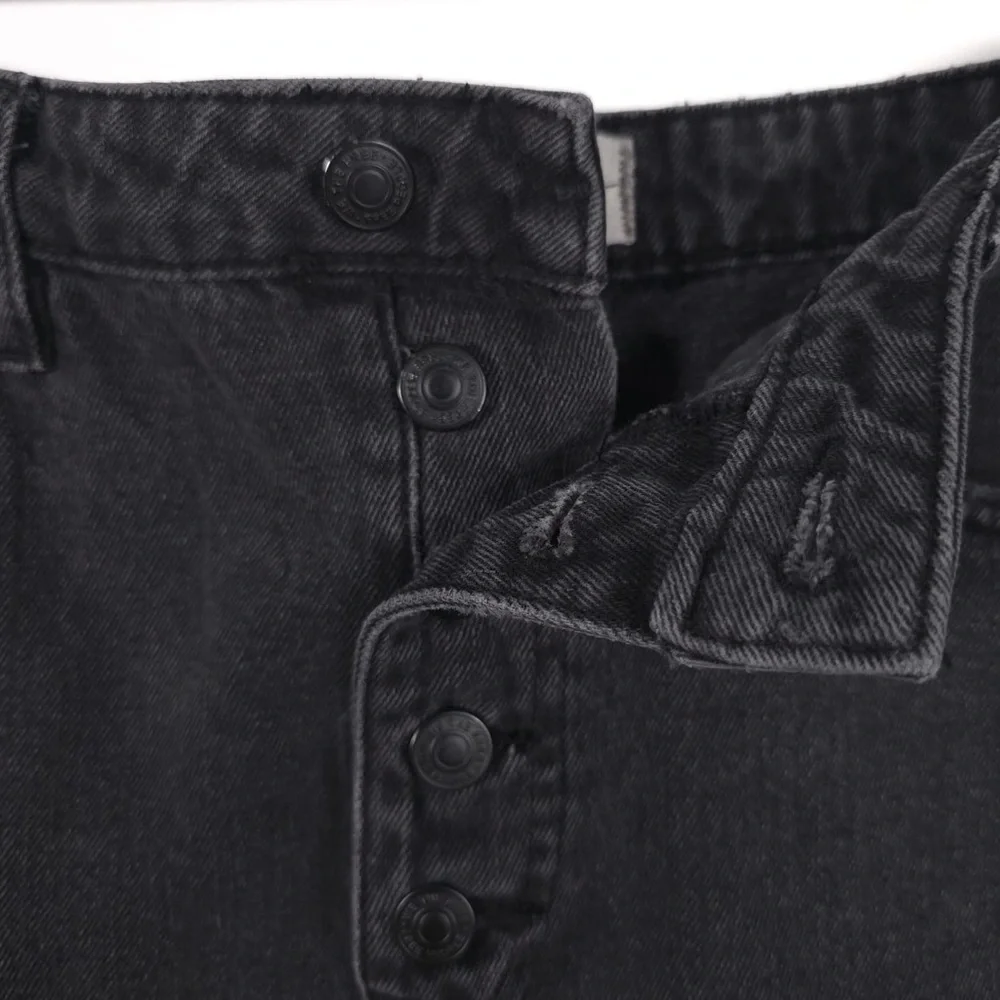 FREE PEOPLE Women’s Black Denim Mini Skirt Button Fly Distressed Cut Off Size 31
